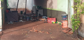 Homem é encontrado morto na varanda de residência