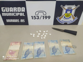 Jovens são flagrados pela GMD com cocaína no Estrela Porã