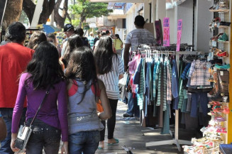Black Friday vai até fim de semana e comércio poderá expor na calçada