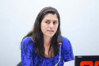 CCJ aprova direito de criança visitar pais internados em hospital