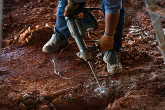 Indústria da construção recua em novembro, mas continua com expectativas positivas
