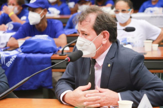 Comissão aprova punição para quem estimula castigo físico de crianças e adolescentes