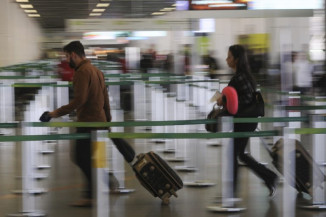 Comissão aprova regras para embarque armado e despacho de armas em aeroportos