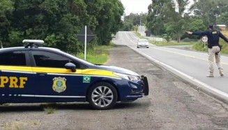 PRF alerta sobre os perigos das ultrapassagens indevidas