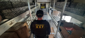 DOF apreende comboio com sete carros carregados com cigarros contrabandeados do Paraguai