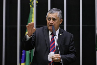 Projeto proíbe recursos públicos para empresa de radiodifusão condenada por homofobia