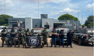 Equipes policiais prendem suspeito de assassinar pai e filho em fazenda