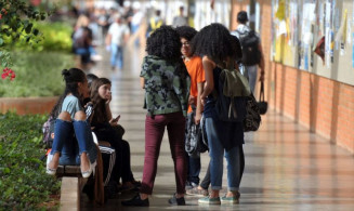 Projeto adia para 2062 a revisão de cotas em universidades federais