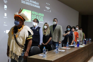 Ministra Damares volta à Dourados com projeto para combate de violência a crianças