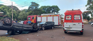 Acidente no centro de Dourados deixa jovem ferido