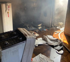 Mulher é presa por atear fogo na casa do ex-namorado