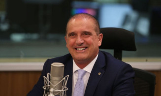 Brasil bate recorde da década na geração de empregos em 2021