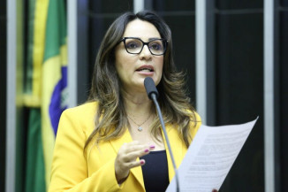 Projeto cria benefício para mulher carente vítima de violência doméstica