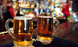 Consumo de álcool na gestação traz riscos para bebê