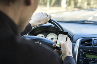 Uso de celular no trânsito poderá aumentar pena em caso de acidente