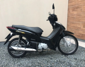 Mulher perde moto ao cair em golpe de falso pagamento