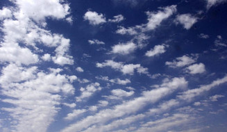 Terça-feira de sol, pancadas isoladas de chuva e máxima de 33°C