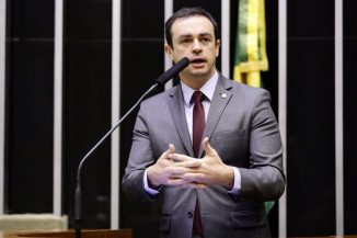 Projeto permite substituição de taxímetro por aplicativo para definir preço de corrida