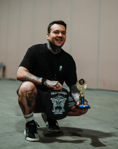 Douradense coleciona prêmios nos maiores eventos de tatuagem dos Estados Unidos