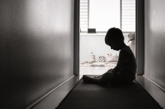 CE analisa prioridade em matrícula para criança e adolescente em situação de violência