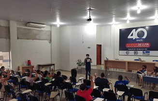 Professores da rede municipal farão paralisação nesta quinta