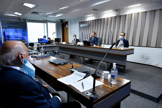 Reduzir dependência do Brasil em fertilizantes levará tempo, conclui debate na CRA
