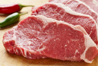 Brasileiro gasta até 375% do salário mínimo com carne