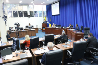 Câmara aprova em primeira discussão projeto para regulamentar motoristas de aplicativo