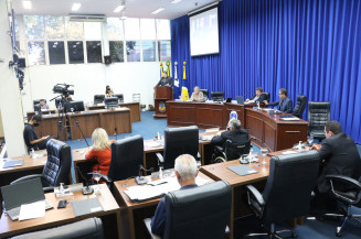 Câmara aprova em primeira discussão projeto para regulamentar motoristas de aplicativo