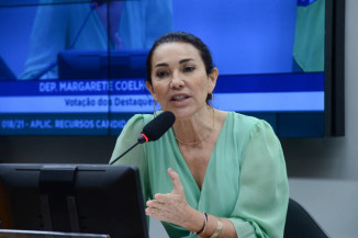 Comissão aprova PEC que trata de recursos para campanhas femininas; texto vai ao Plenário