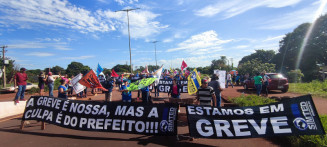 Prefeitura mantém proposta de reajuste de 18% aos educadores e greve continua