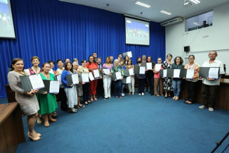 Laudir homenageia 30 artesãos em sessão solene para encerrar 1ª Feira do Artesanato