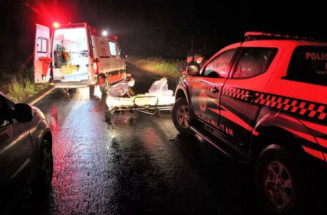 Homem mata avó e a cuidadora, se joga na frente de carreta e morre