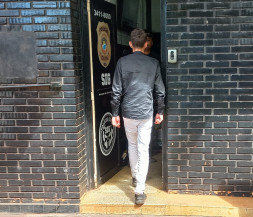 Amante acusado de participação em homicídio se apresenta à polícia
