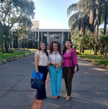Educadores vão à justiça e defendem legalidade da greve