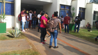 Estudantes indígenas protestam por bolsa permanência em Dourados