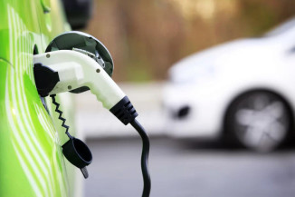 Carros elétricos terão que emitir sons visando a segurança no trânsito