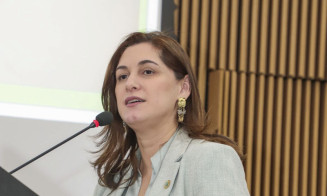 Ministra garante carteira do autista "em poucos dias" a todo país