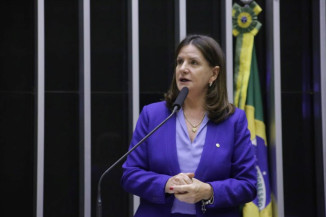 Piso salarial para enfermagem deve ser votado no dia 4 de maio