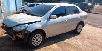 Carro furtado é recuperado em oficina mecânica
