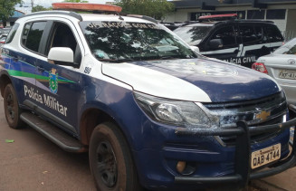 Viatura da PM é atingida por fogos de artifício em área de conflito por terras