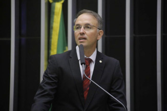 Projeto eleva punição para extração de matéria-prima em área indígena