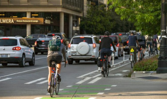 Frente Parlamentar em Defesa do Trânsito Seguro pede redução do limite de velocidade em vias urbanas