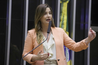 Projeto obriga estabelecimentos abertos ao público a incluir símbolo de autismo em placas de prioridade
