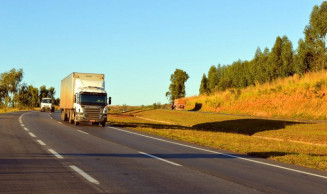Comissão aprova projeto que altera regra de recolhimento ao INSS de transportador autônomo