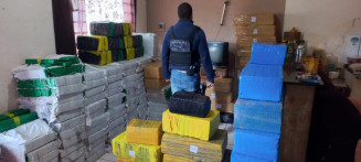 Defron fecha entreposto de drogas na sitioca Campo Belo