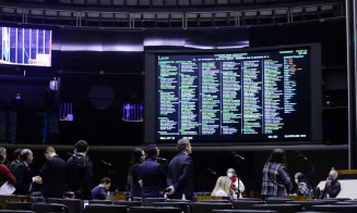 Câmara conclui votação de projeto que regulamenta ensino domiciliar