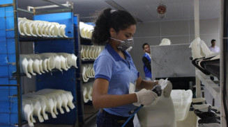 Série conta como indústria está banindo substância nociva à camada de ozônio