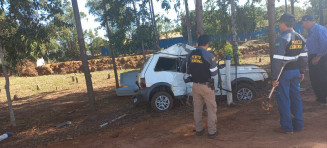 Jovem perde controle do veículo e morre ao colidir contra eucaliptos