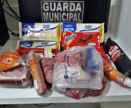 Jovem é preso furtando linguiça e chocolates em supermercado de Dourados